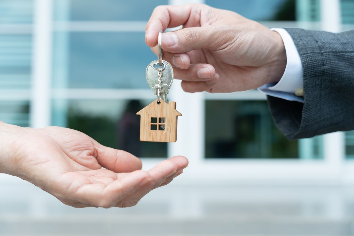 Property manager che gestisce affitti, locazioni e vendite di immobili.